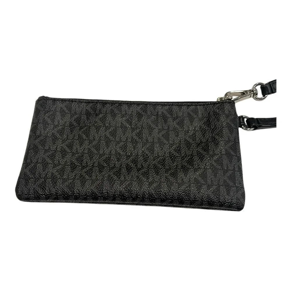 EUC Michael Kors Two Tone Black Signature Wristlet Wallet